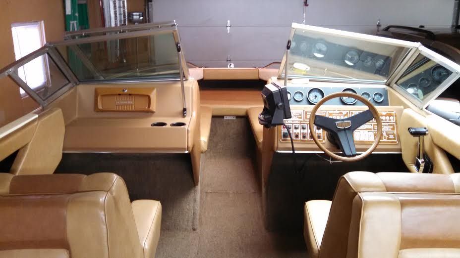 1984 Sea Ray Seville 5.6 Bowrider Club Sea Ray